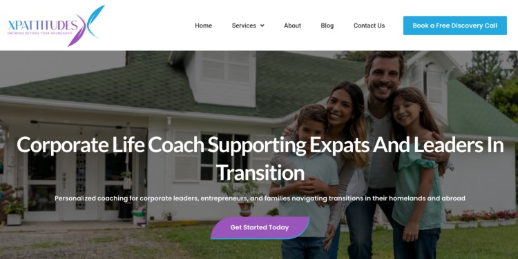 Homepage banner showing a smiling family in front of their home, representing how a corporate life coach helps personalize support for expats and leaders in transition.