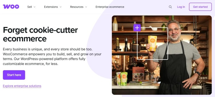 WooCommerce homepage showcasing customizable ecommerce features, demonstrating tools that help get your blog set up to sell products and grow an online business